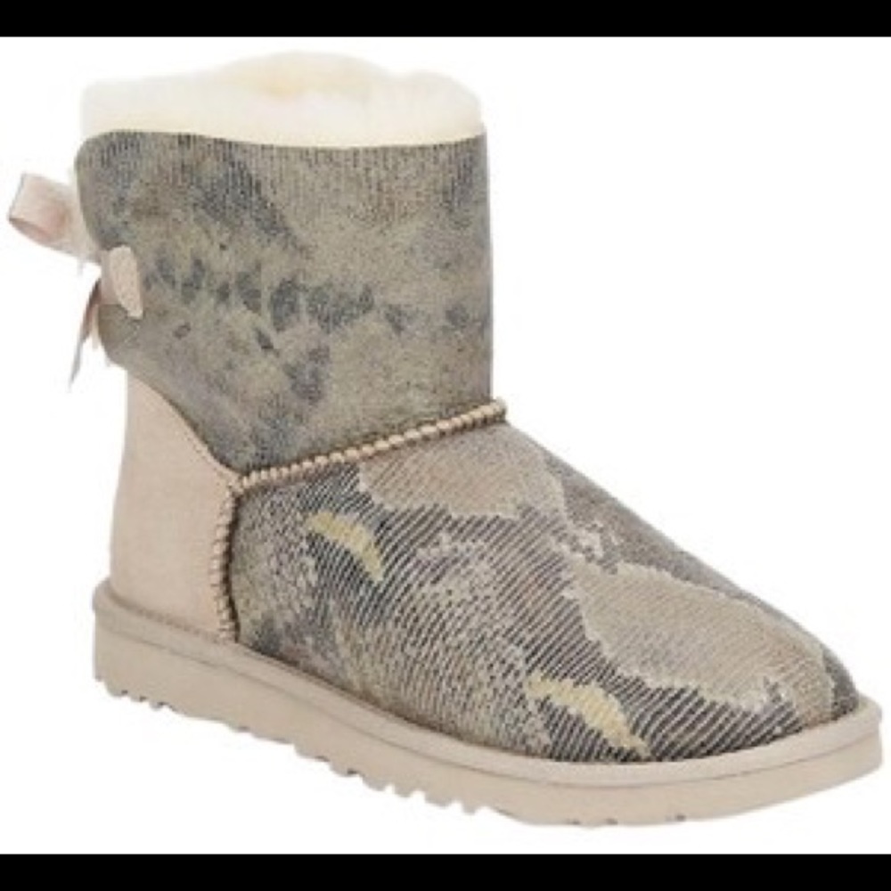 NEVER WORN - UGG Mini Bailey Bow Snakeskin
